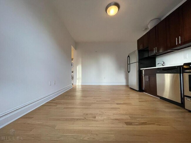 Foto del edificio - 2 bedroom in ASTORIA NY 11106