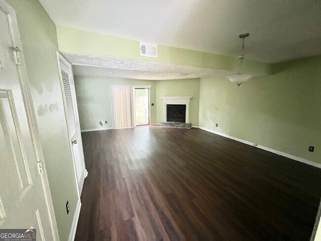 Foto del edificio - 1025 Travelers Trail