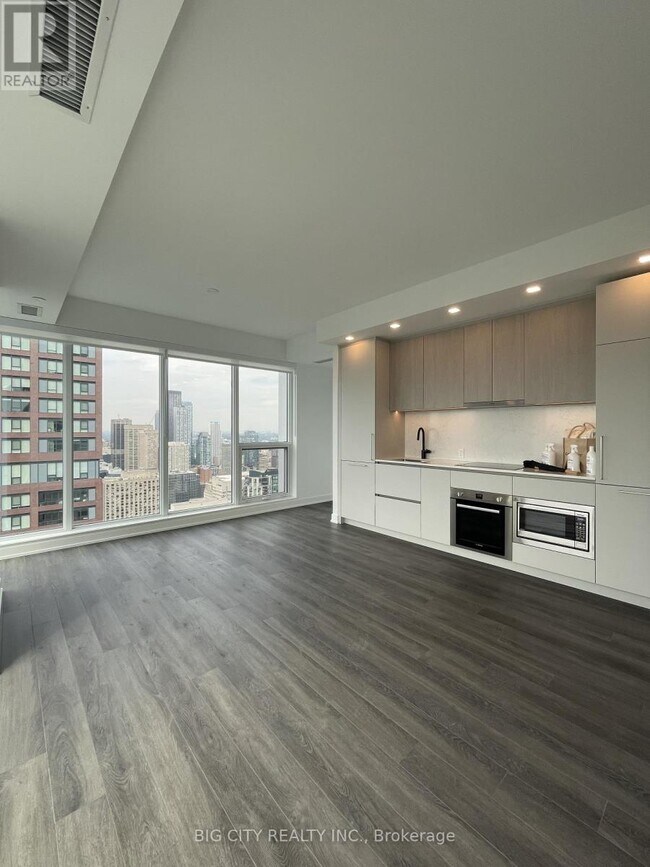 Building Photo - 609 Sherbourne St