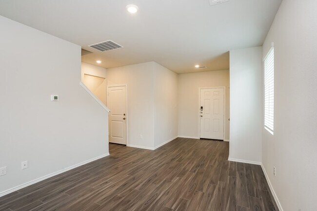 Foto del edificio - 3129 Wood Lily Dr
