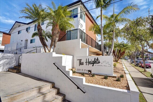 Foto del edificio - The Heights at Signal Hill