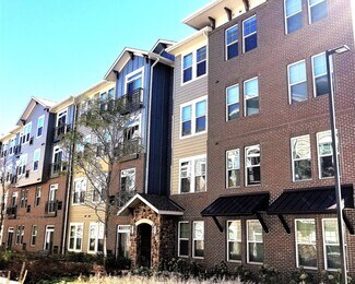 Building Photo - 690 E Algonquin Rd