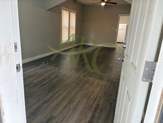 Foto del edificio - 1610 W 18th St