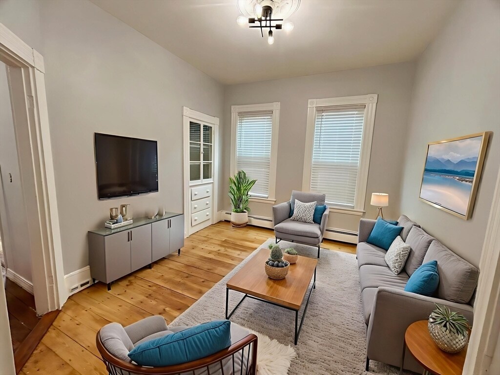 Foto principal - 564 E 6th St