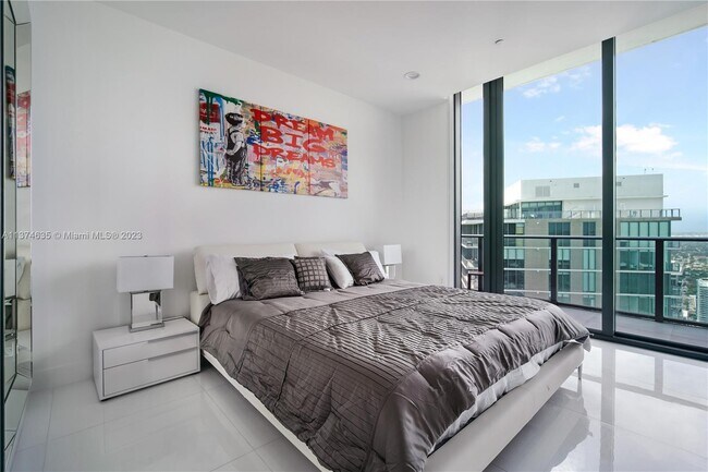 Building Photo - 3131 NE 7th Ave