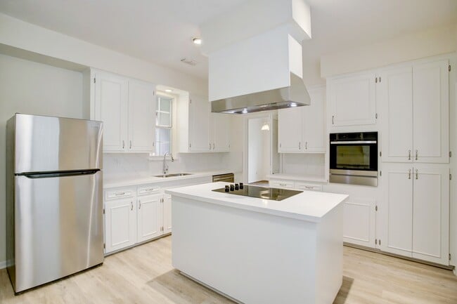 Building Photo - 1108 Nantucket Dr