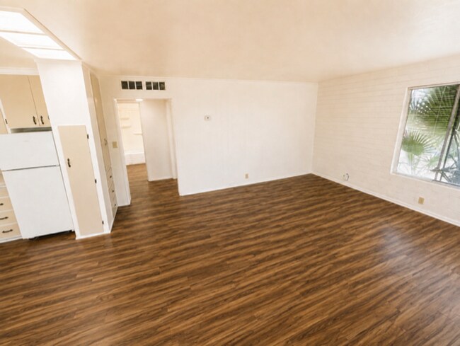 Building Photo - 420 W Clark St