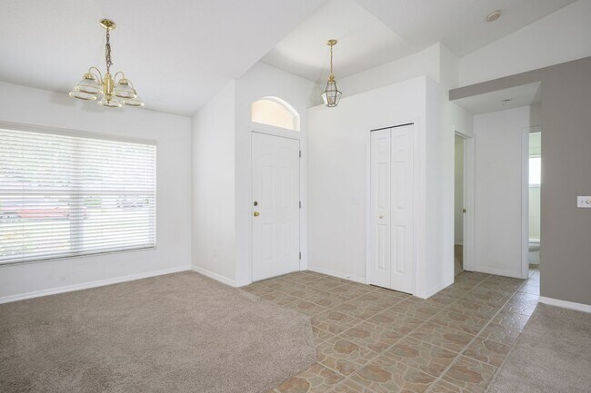 Foto del edificio - 1712 Arash Cir