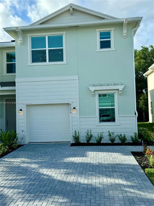 Building Photo - 4575 Hollister Ave