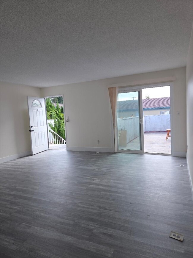 Photo - 1112 Opal St Apartments