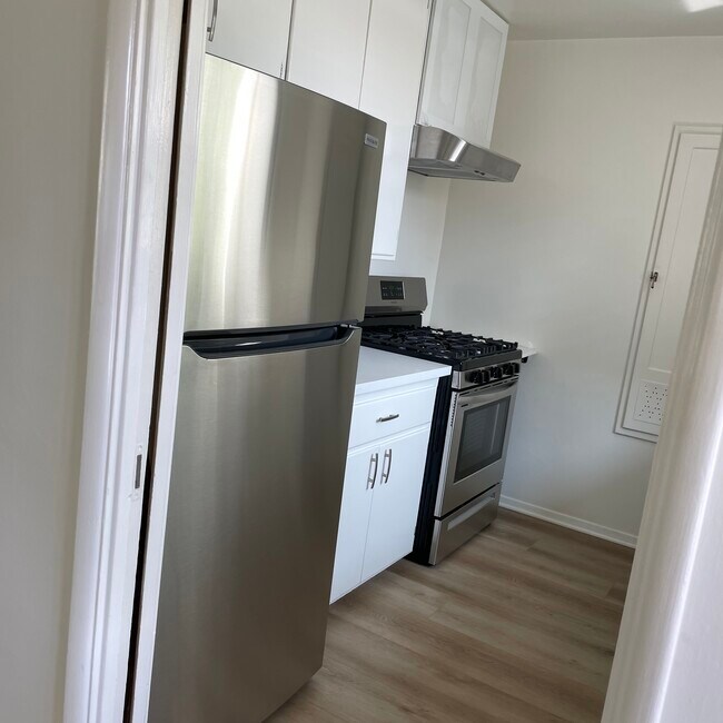 Fotografía del edificio - 2122 Montana Ave