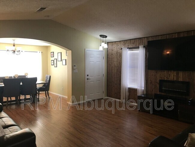 Foto del edificio - 7709 Harrier Ave NW