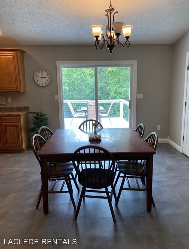 Building Photo - 4 br, 3 bath House - 4 bed 3 bath home.  C...