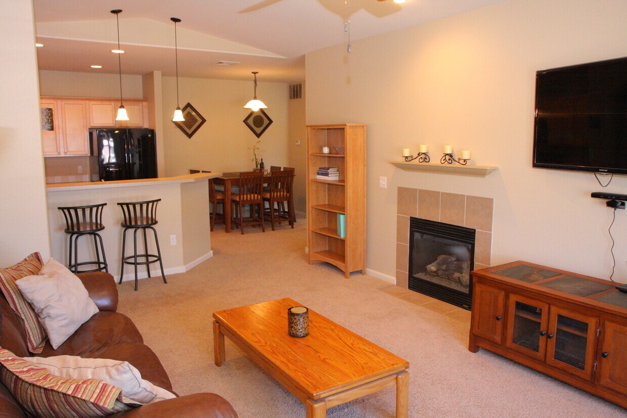 Foto principal - 2421 Owens Ave