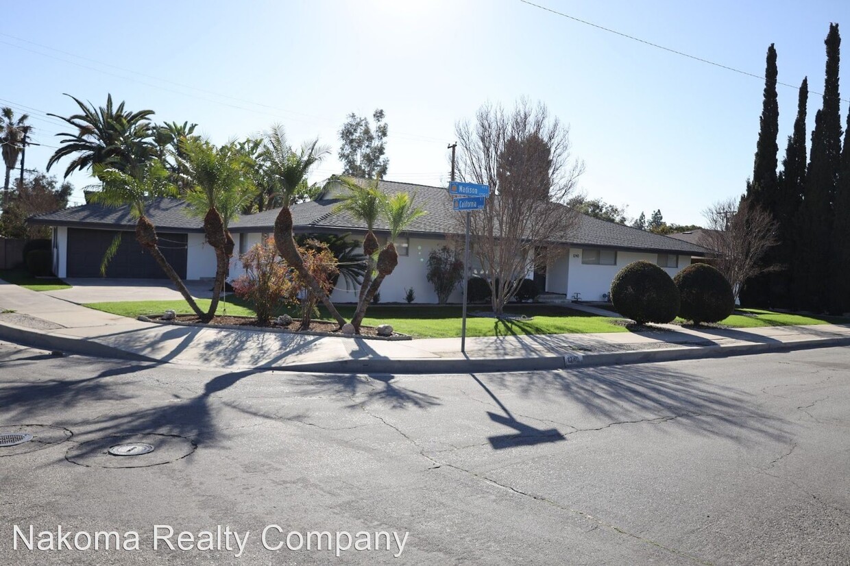 Primary Photo - 7 br, 3 bath House - 1240 E Madison Ave