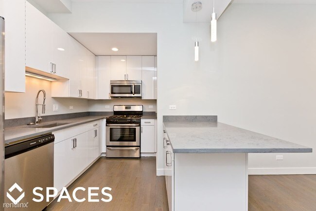 Foto del edificio - 2153 W Division St