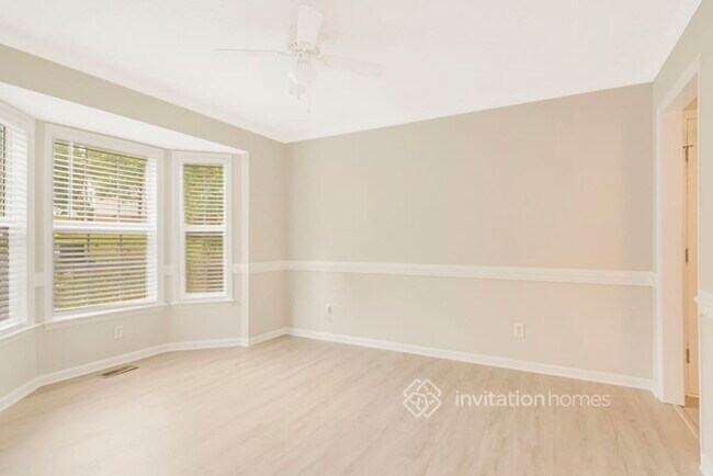 Foto del edificio - 6900 Longridge Dr