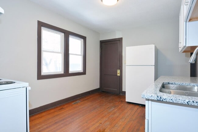 Foto del edificio - 447 Banfil St