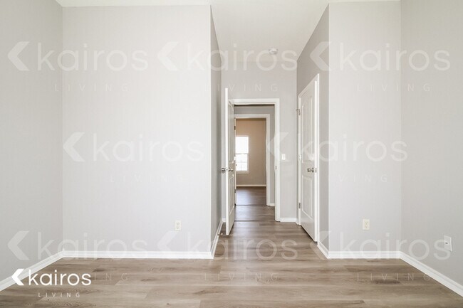 Foto del edificio - 4209 Notting Hill Dr
