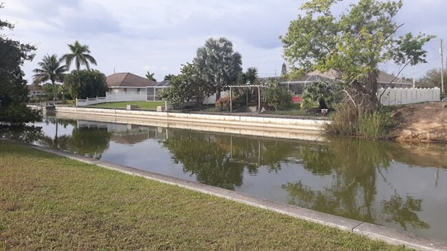 Building Photo - Beautiful 3/2 on fresh water canal