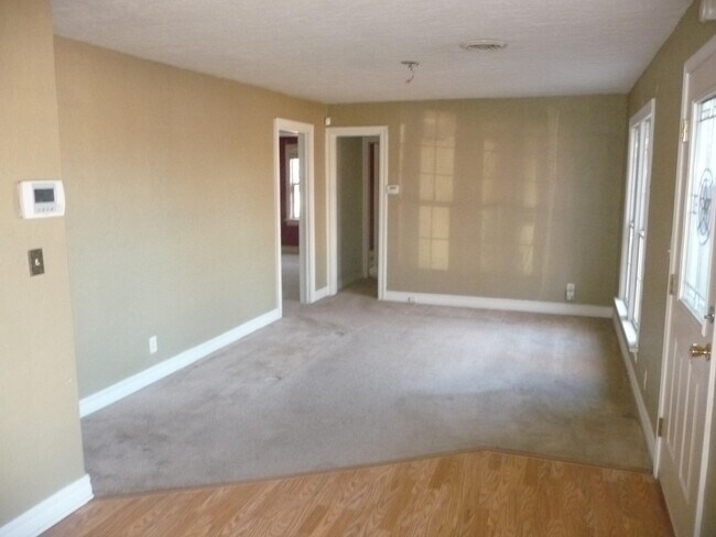 Building Photo - Large corner lot, across from park