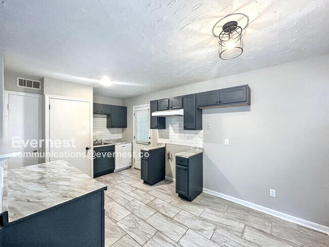 Foto del edificio - 4624 Sunnybrook St