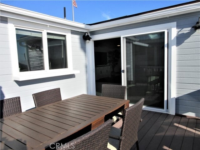 Building Photo - 105 Palm Dr