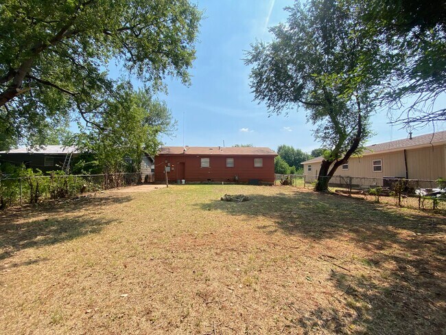 Foto del edificio - 6617 S Phillips Ave