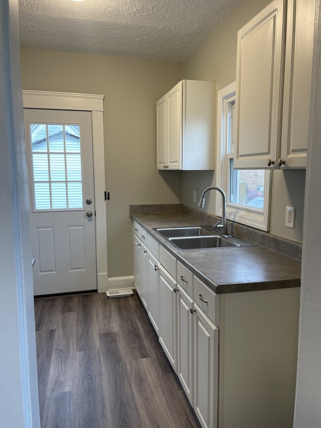 Building Photo - 1307 Idlewood Ave