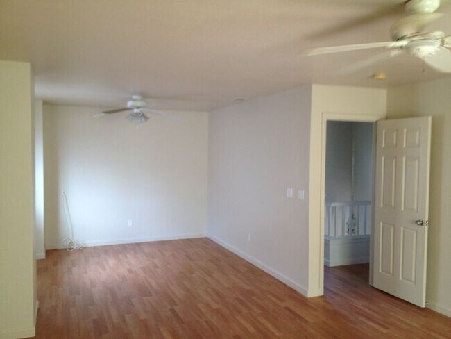 Building Photo - Weston Ranch Home 3 Bedrooms 2.5 Bathroom