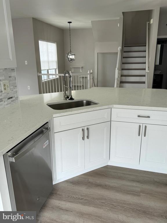 Foto del edificio - 44244 Mossy Brook Square
