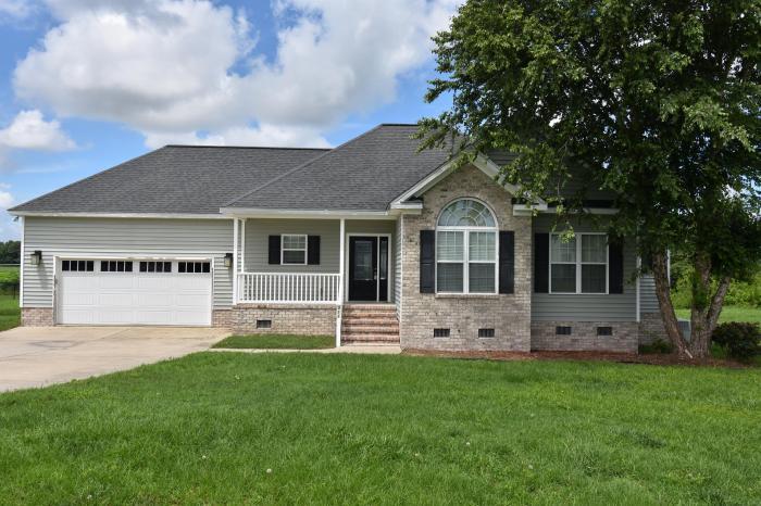 Primary Photo - 3 bedroom in Princeton NC 27569