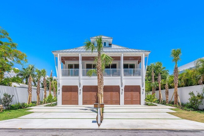 Building Photo - 909 Bond Way