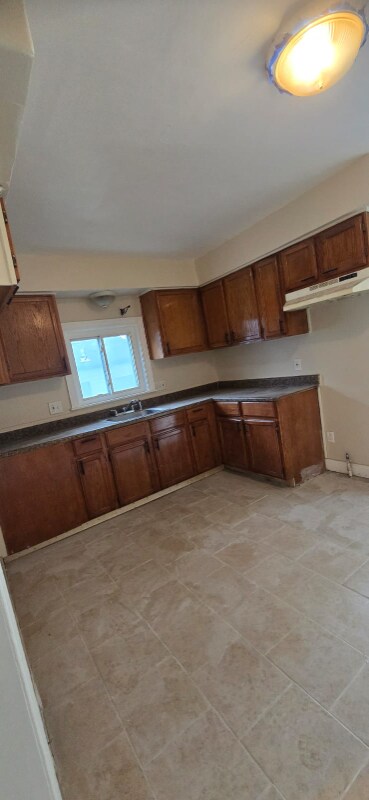 Foto del edificio - 7512 Orchard Ave