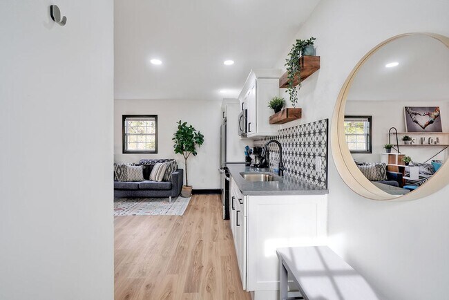 Building Photo - 165