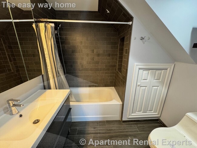 Photo - 8 Cross St E Apartment