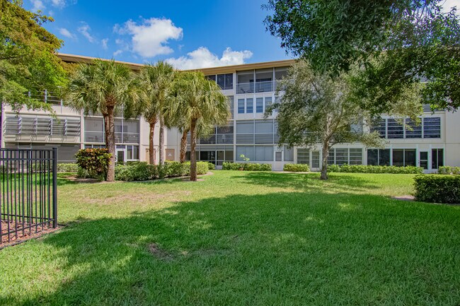 Building Photo - 2301 Lucaya Ln