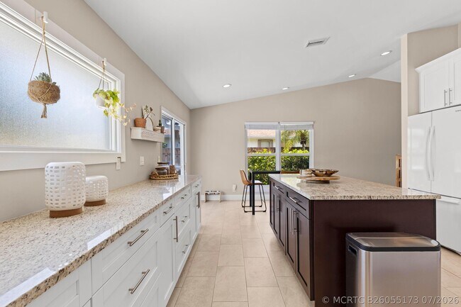 Foto del edificio - 4114 Bay Laurel Way
