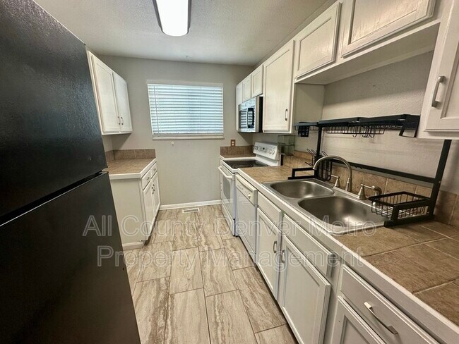 Foto del edificio - 5771 W 92nd Ave
