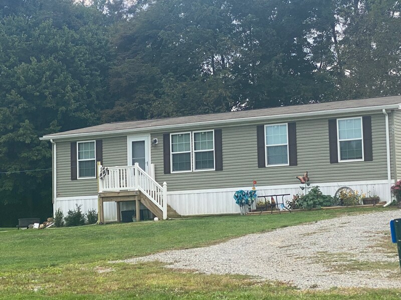 159 Crestview Ln, Ellwood City, PA 16117 House Rental in Ellwood City