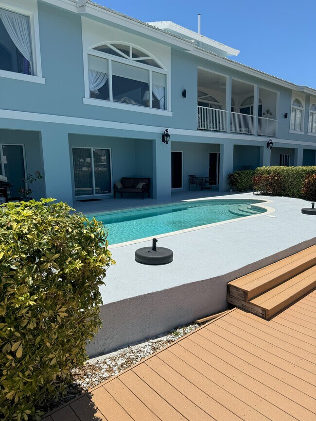 Foto del edificio - 2713 NE 28th Ct