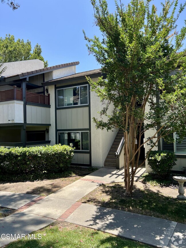 Building Photo - 1342 E Hillcrest Dr