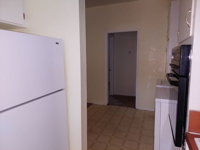 Building Photo - AN746-AutraTrust