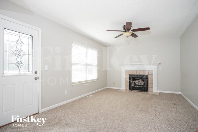 Foto del edificio - 935 Saffron Ln