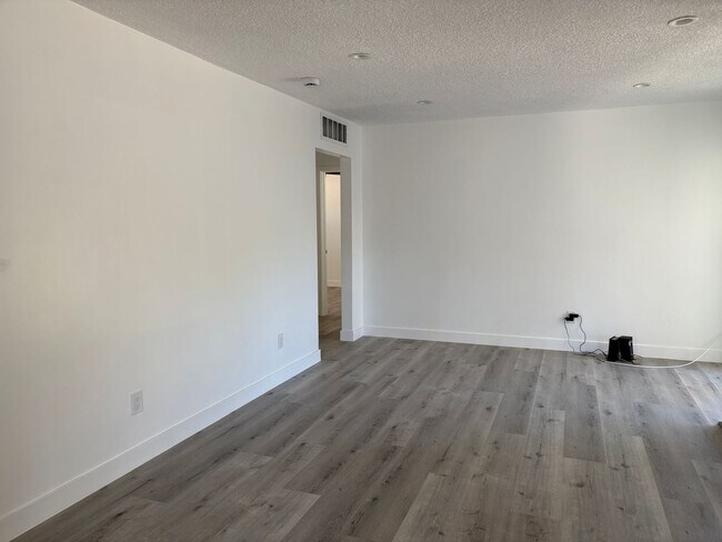 Foto del edificio - Fully Renovated 3-Bed in the heart of Teha...