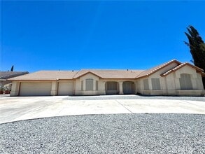 Building Photo - 12789 Yorkshire Dr