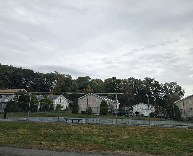 Photo - 945 Riverside Dr Townhome