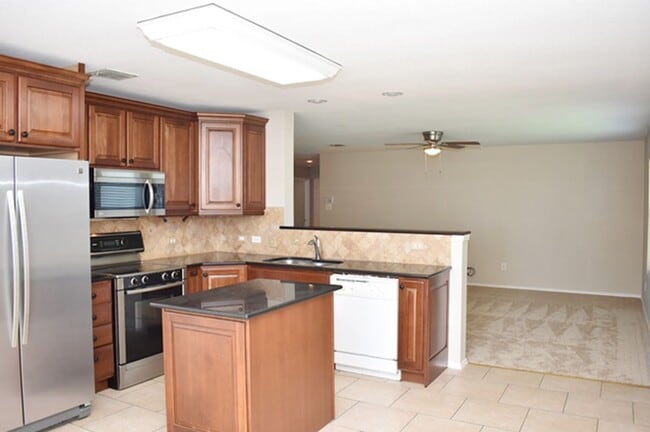 Building Photo - 14000 Silkwood Dr