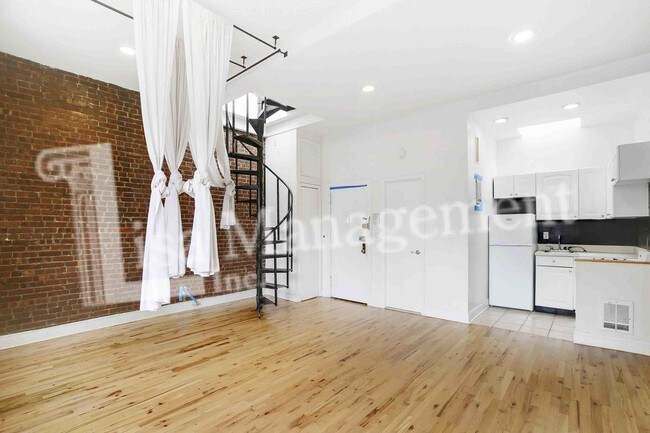 Foto del edificio - 151 E 82nd St