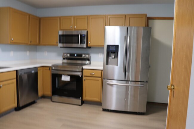 Building Photo - 6414 Pizarro Cir